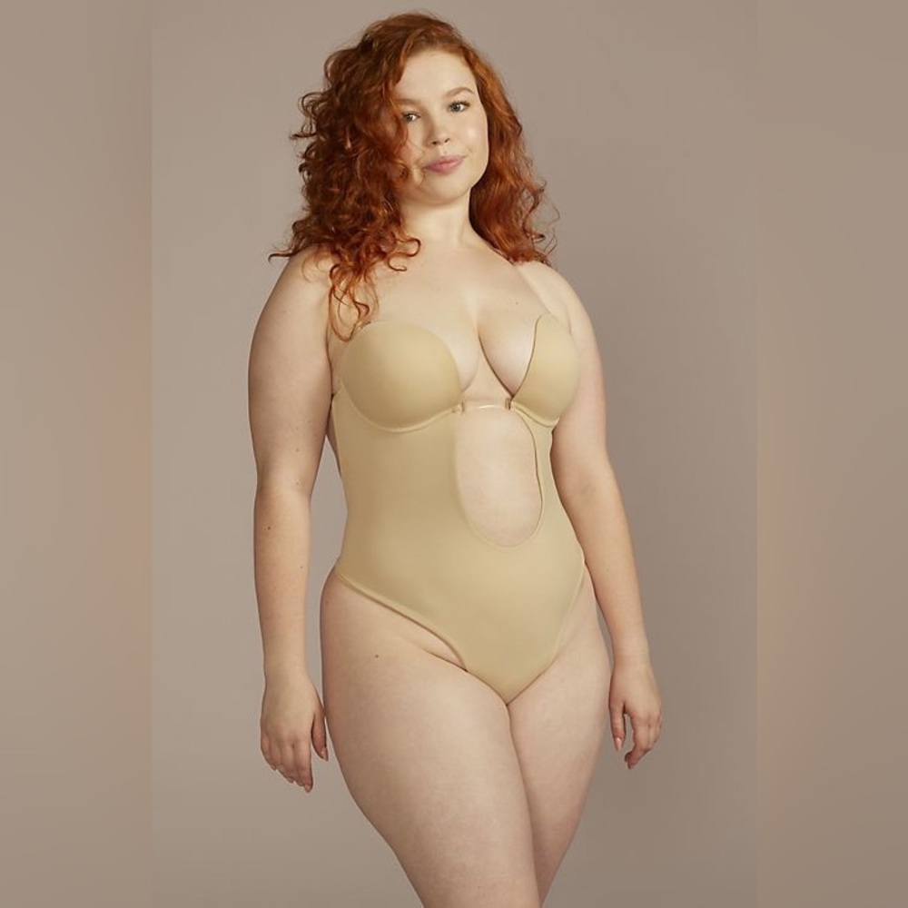 GALINA SIGNATURE
backless plunging bodysuit